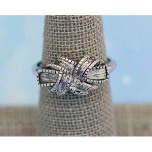 Vintage Tangled Ribbon Silver Ring | Silver Tone Ring | Size 7 | Avon | J18